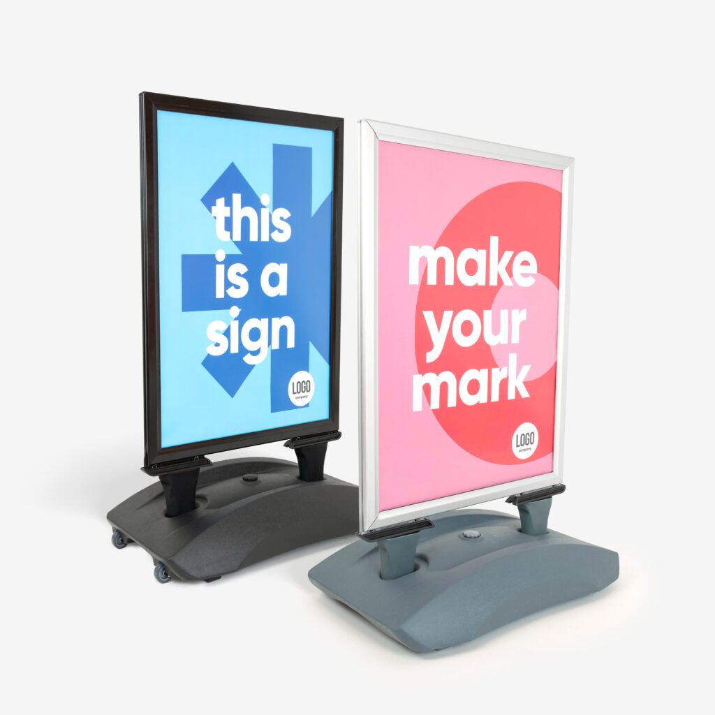 Basic stoepbord met watertank, beeld 1